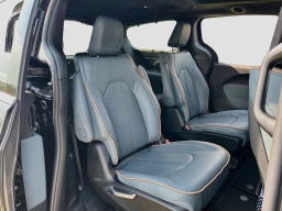 Chrysler Pacifica Pinnacle FWD 2027