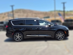 Chrysler Pacifica Pinnacle FWD 2027