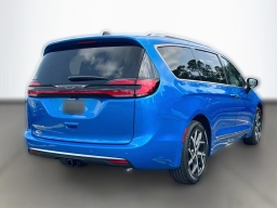 Chrysler Pacifica Pinnacle FWD 2027