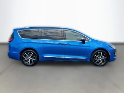 Chrysler Pacifica Pinnacle FWD 2027