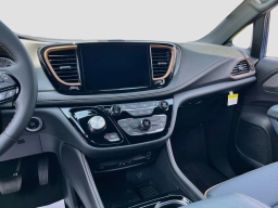 Chrysler Pacifica Pinnacle FWD 2027