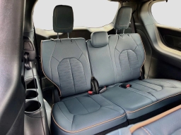 Chrysler Pacifica Pinnacle FWD 2027