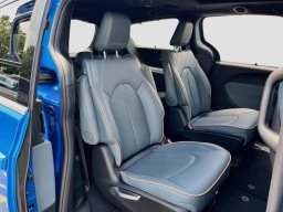 Chrysler Pacifica Pinnacle FWD 2027
