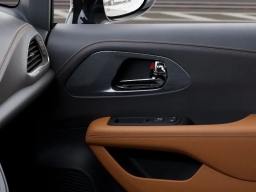Chrysler Pacifica Pinnacle FWD 2026