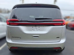 Chrysler Pacifica Select AWD 2026