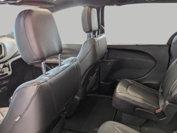 Chrysler Pacifica Select AWD 2026