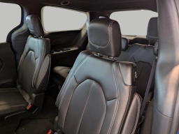 Chrysler Pacifica Select AWD 2026