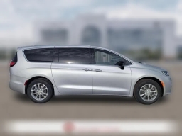 Chrysler Pacifica Select AWD 2026