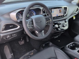 Chrysler Pacifica Select AWD 2026