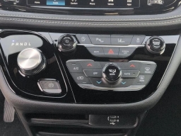 Chrysler Pacifica Select AWD 2026