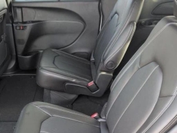 Chrysler Pacifica Select AWD 2026
