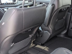 Chrysler Pacifica Select AWD 2026