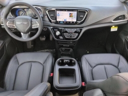 Chrysler Pacifica Select AWD 2026