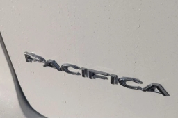 Chrysler Pacifica Select AWD 2026