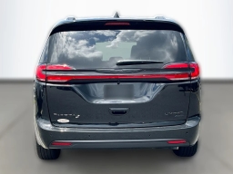 Chrysler Pacifica Limited AWD 2026