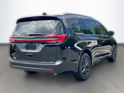 Chrysler Pacifica Limited AWD 2026