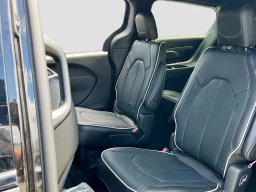 Chrysler Pacifica Limited AWD 2026