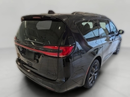 Chrysler Pacifica Limited AWD 2026