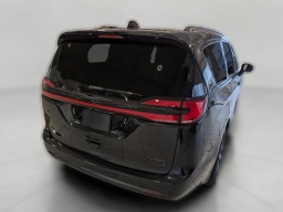 Chrysler Pacifica Limited AWD 2026