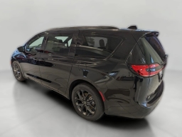 Chrysler Pacifica Limited AWD 2026