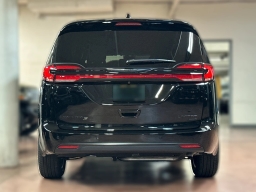 Chrysler Pacifica Limited AWD 2026