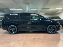Chrysler Pacifica Limited AWD 2026