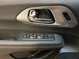 Chrysler Pacifica Limited AWD 2026