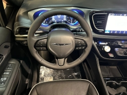 Chrysler Pacifica Limited AWD 2026