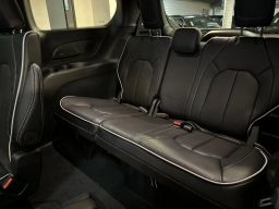 Chrysler Pacifica Limited AWD 2026