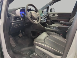 Chrysler Pacifica Limited AWD 2026