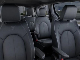 Chrysler Pacifica Limited AWD 2026