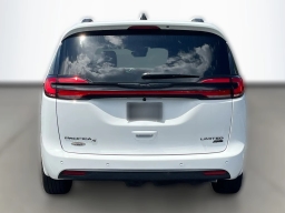 Chrysler Pacifica Limited AWD 2026