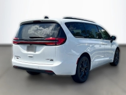 Chrysler Pacifica Limited AWD 2026