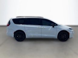 Chrysler Pacifica Limited AWD 2026