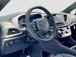 Chrysler Pacifica Limited AWD 2026