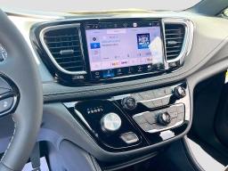 Chrysler Pacifica Limited AWD 2026