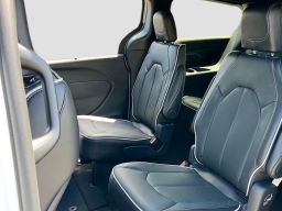 Chrysler Pacifica Limited AWD 2026