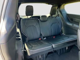 Chrysler Pacifica Limited AWD 2026