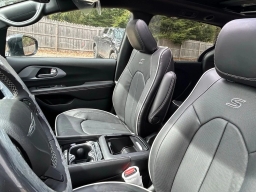 Chrysler Pacifica Limited AWD 2026