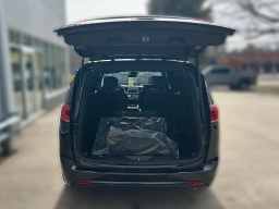Chrysler Pacifica Limited AWD 2026