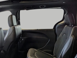 Chrysler Pacifica Limited AWD 2026