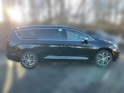 Chrysler Pacifica Pinnacle AWD 2026