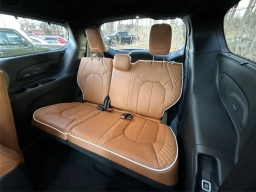 Chrysler Pacifica Pinnacle AWD 2026
