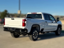 Chevrolet Silverado 2500HD Custom 4WD Crew Cab 159" 2026