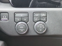 Chevrolet Silverado 2500HD LT 4WD Crew Cab 159" 2026