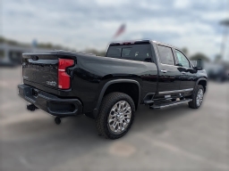 Chevrolet Silverado 2500HD High Country 4WD Crew Cab 159" 2026
