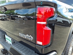 Chevrolet Silverado 2500HD High Country 4WD Crew Cab 159" 2026