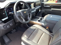 Chevrolet Silverado 2500HD High Country 4WD Crew Cab 159" 2026