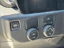 Chevrolet Silverado 1500 LT 2WD Crew Cab 147" 2026