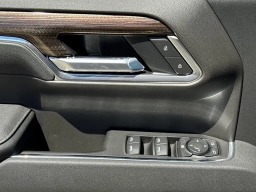 Chevrolet Silverado 1500 LT 2WD Crew Cab 147" 2026